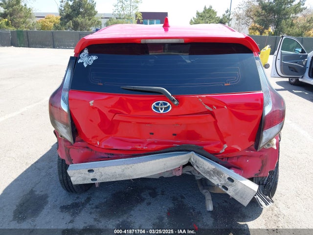 JTDKDTB3XF1586554 Toyota Prius C Two