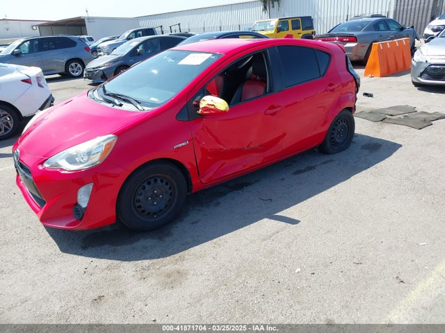 JTDKDTB3XF1586554 Toyota Prius C Two