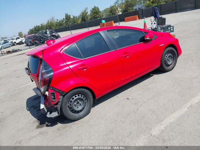 JTDKDTB3XF1586554 Toyota Prius C Two
