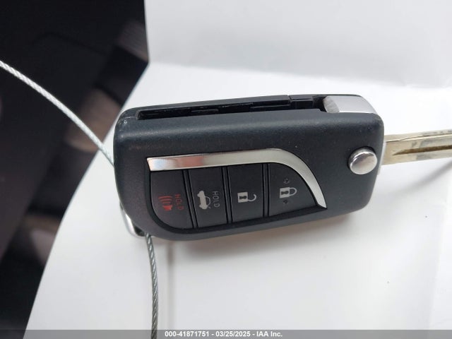 5YFB4MDE4RP111180 Toyota COROLLA LE
