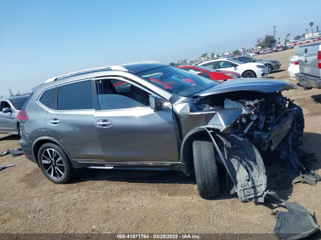 JN8AT2MT4JW486634 Nissan Rogue Sl