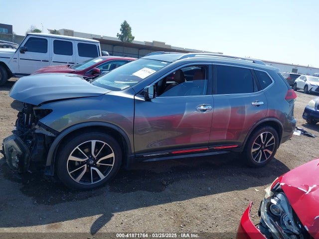 JN8AT2MT4JW486634 Nissan Rogue Sl