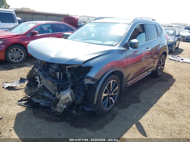 JN8AT2MT4JW486634 Nissan Rogue Sl
