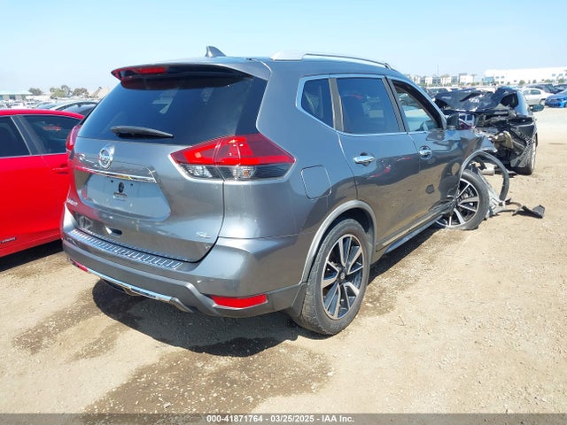 JN8AT2MT4JW486634 Nissan Rogue Sl