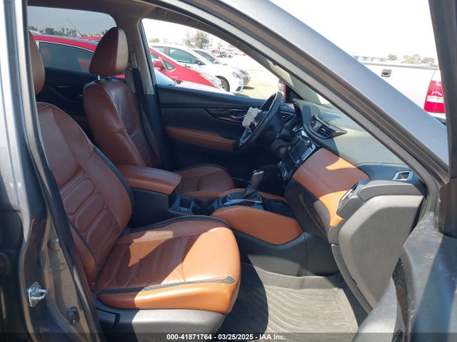 JN8AT2MT4JW486634 Nissan Rogue Sl