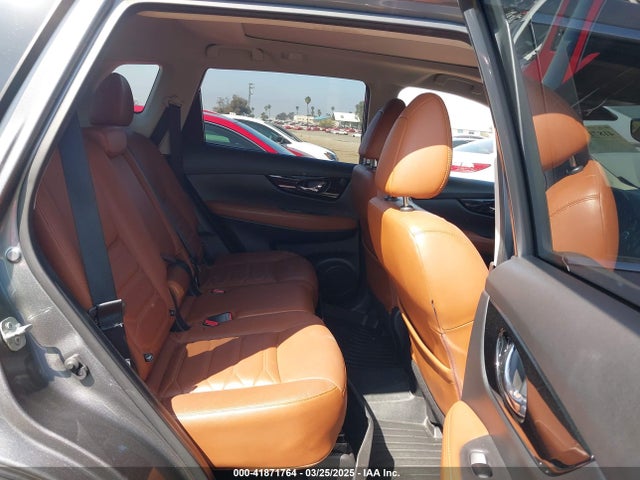 JN8AT2MT4JW486634 Nissan Rogue Sl
