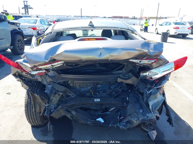 5XXGU4L37JG227461 KIA OPTIMA EX