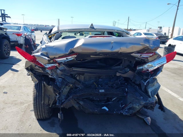 5XXGU4L37JG227461 KIA OPTIMA EX