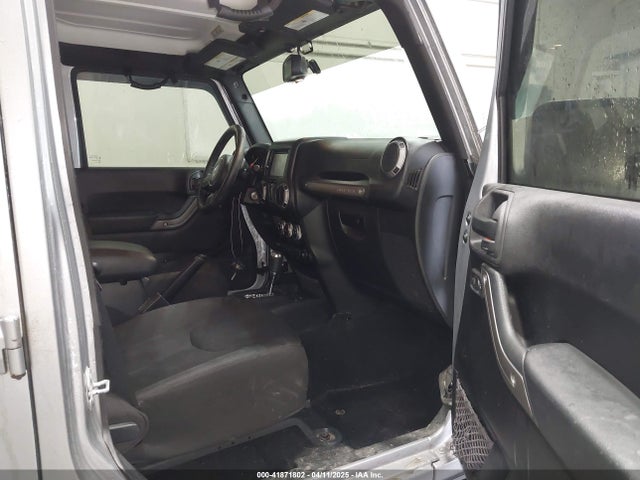 1C4BJWDG1GL106076 Jeep Wrangler Unlimited Sport