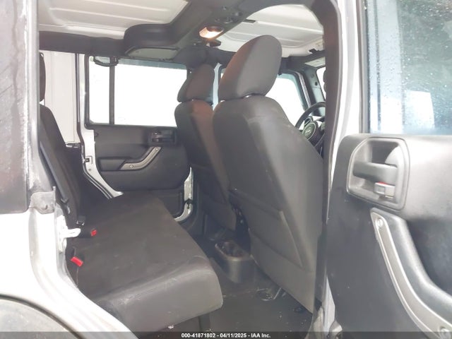 1C4BJWDG1GL106076 Jeep Wrangler Unlimited Sport