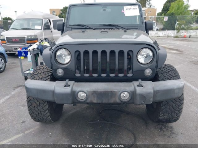 1C4BJWDG0HL610412 Jeep Wrangler Unlimited Sport
