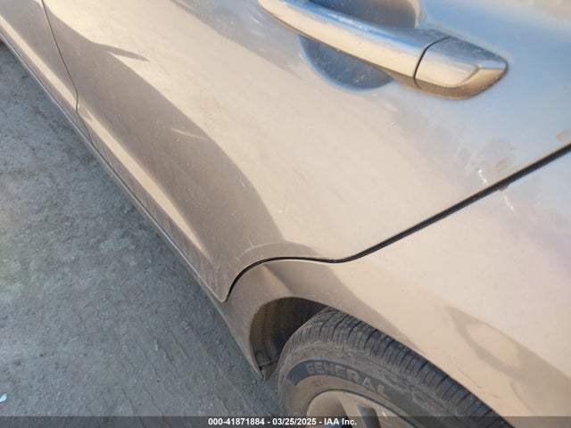 KMHD84LF8HU176330 Hyundai ELANTRA SE