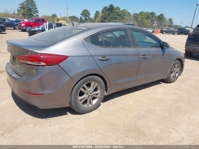 KMHD84LF8HU176330 Hyundai ELANTRA SE