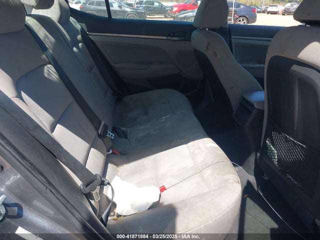 KMHD84LF8HU176330 Hyundai ELANTRA SE