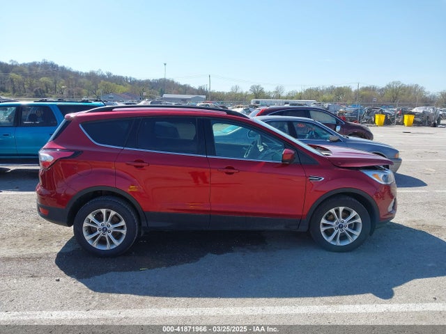1FMCU0GDXJUA64076 Ford ESCAPE SE