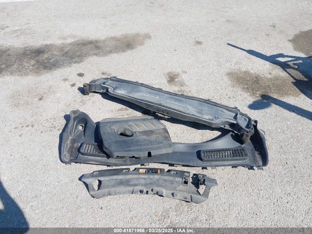 1FMCU0GDXJUA64076 Ford ESCAPE SE