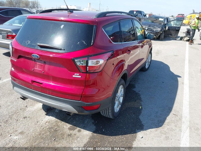 1FMCU0GDXJUA64076 Ford ESCAPE SE