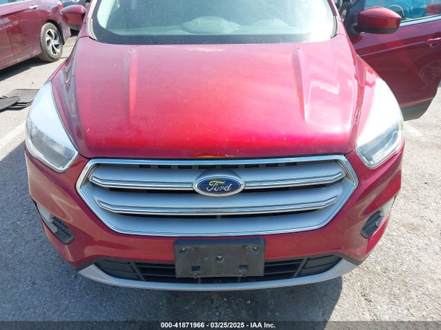 1FMCU0GDXJUA64076 Ford ESCAPE SE