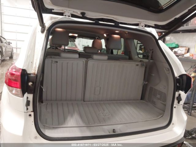 5TDBZRFH9JS821645 Toyota Highlander Le Plus