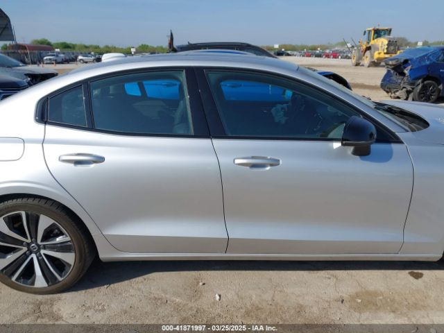 7JRL12FZ3NG176097 Volvo S60 B5 Inscription/b5 Momentum