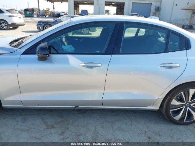 7JRL12FZ3NG176097 Volvo S60 B5 Inscription/b5 Momentum