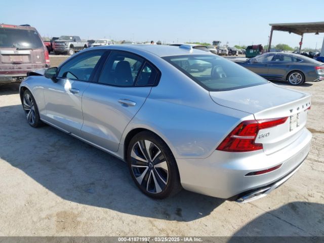 2022 VOLVO S60 7JRL12FZ3NG176097 Photo 2