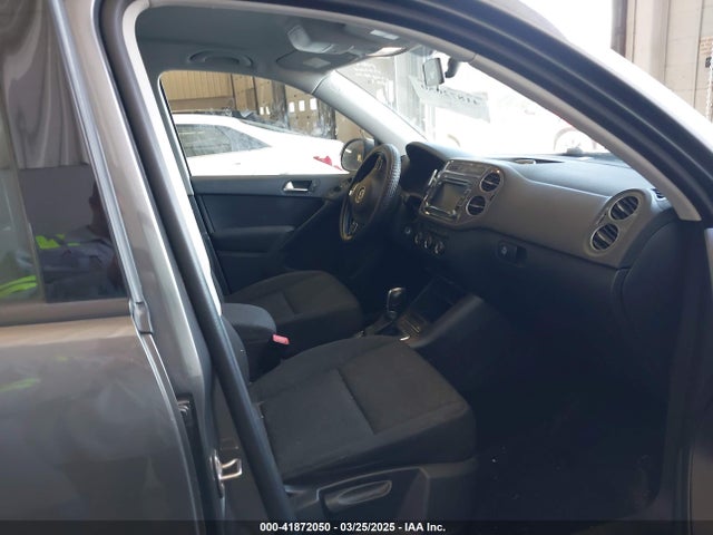 WVGAV7AX3FW605416 Volkswagen TIGUAN S
