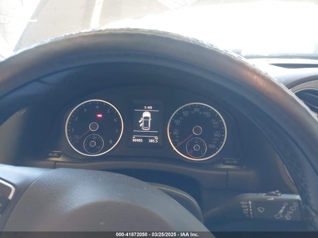 WVGAV7AX3FW605416 Volkswagen TIGUAN S