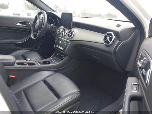 WDCTG4EB0JJ452806 Mercedes-Benz GLA 250