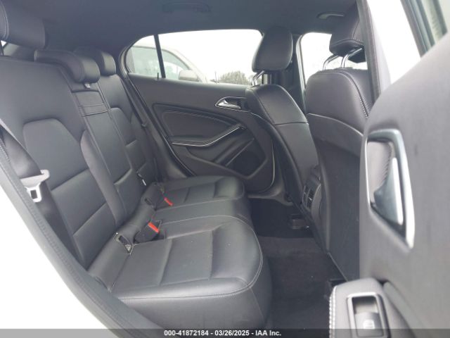 WDCTG4EB0JJ452806 Mercedes-Benz GLA 250