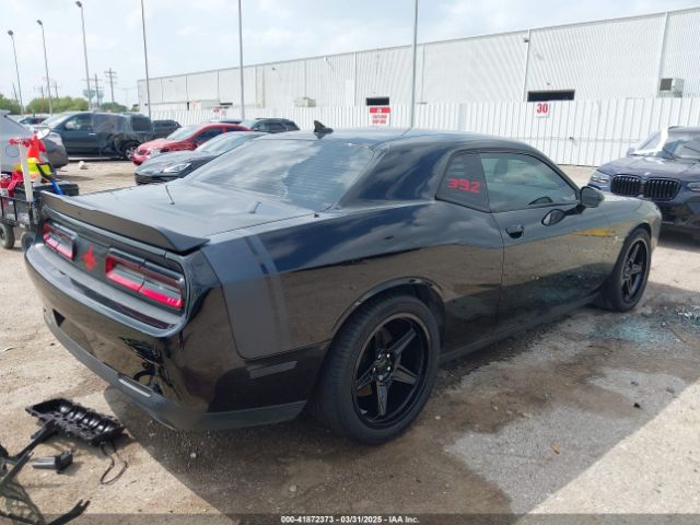 2C3CDZFJ3GH334930 Dodge Challenger 392 Hemi Scat Pack Shaker