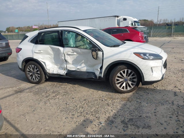 1FMCU9J99LUB45419 Ford Escape Titanium
