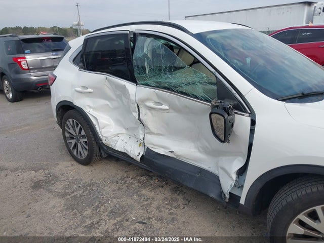 1FMCU9J99LUB45419 Ford Escape Titanium
