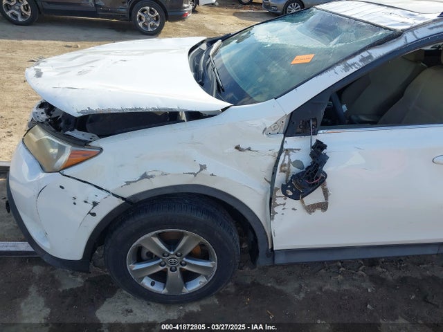 2T3WFREV9FW141364 Toyota Rav4 Xle