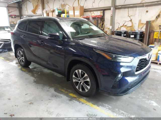 2022 TOYOTA HIGHLANDER 5TDGZRBH8NS194910