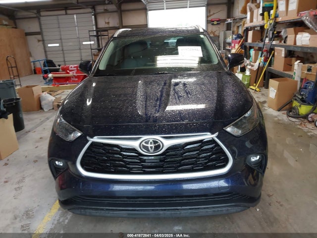 5TDGZRBH8NS194910 Toyota Highlander Xle