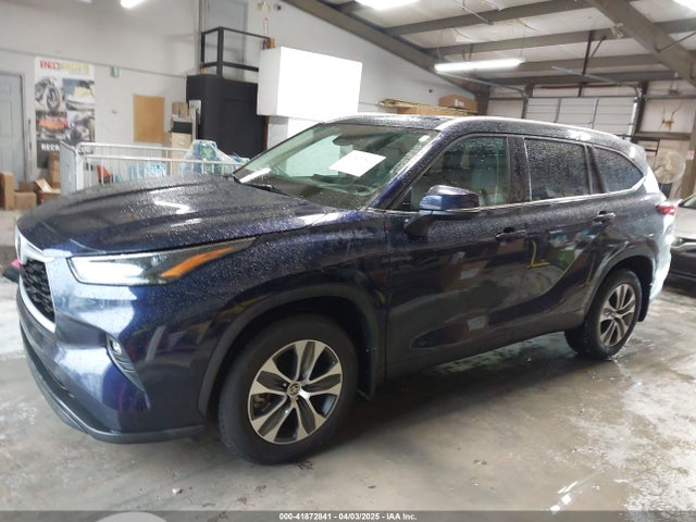 5TDGZRBH8NS194910 Toyota Highlander Xle