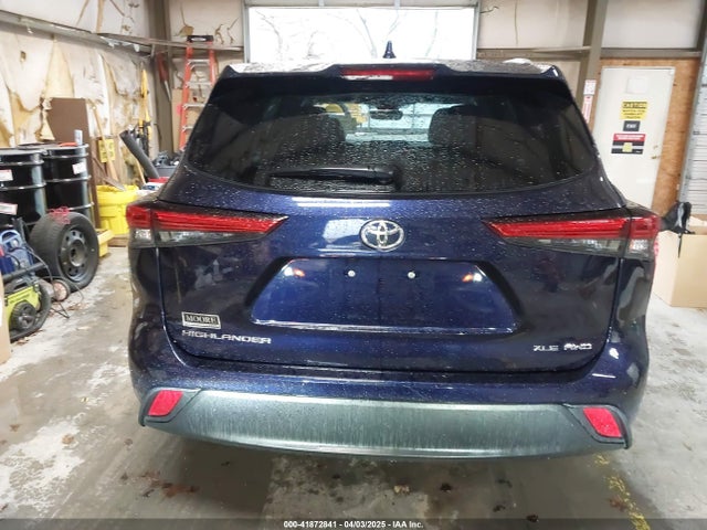 5TDGZRBH8NS194910 Toyota Highlander Xle