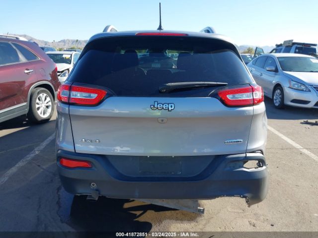 1C4PJMCB7JD501896 Jeep Cherokee Latitude 4x4