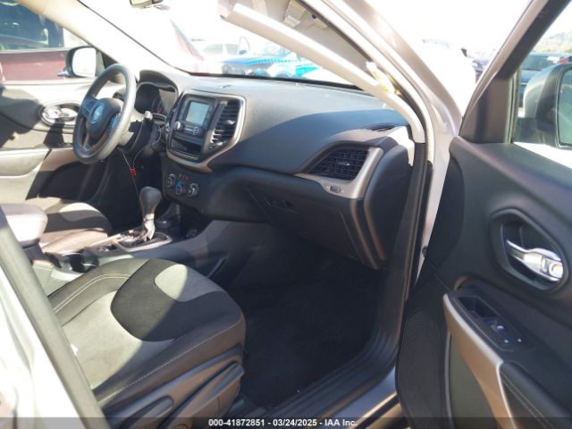 1C4PJMCB7JD501896 Jeep Cherokee Latitude 4x4