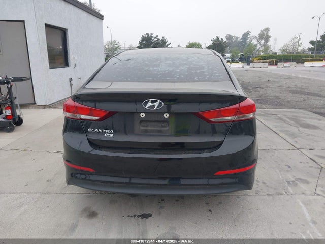 Hyundai ELANTRA SE 2018 5NPD74LF3JH221715 Image 16