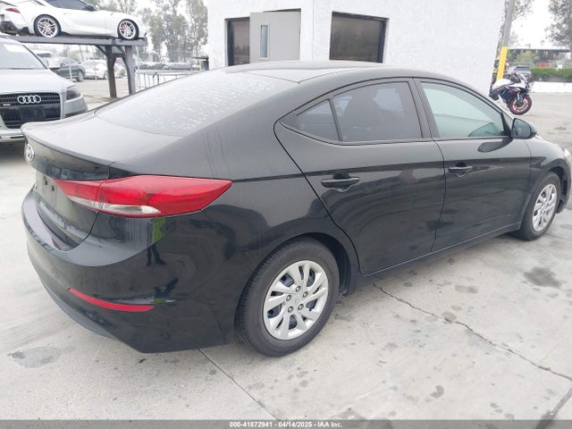 Hyundai ELANTRA SE 2018 5NPD74LF3JH221715 Image 4