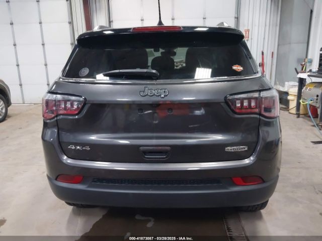 3C4NJDBB3KT828901 Jeep Compass Latitude 4x4