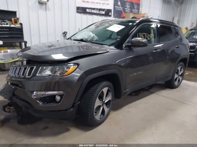 3C4NJDBB3KT828901 Jeep Compass Latitude 4x4