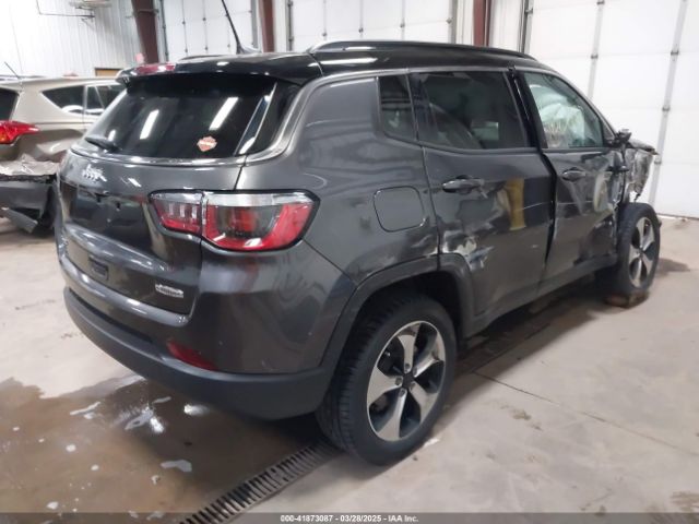 3C4NJDBB3KT828901 Jeep Compass Latitude 4x4