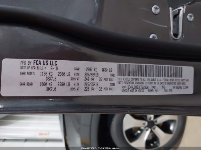 3C4NJDBB3KT828901 Jeep Compass Latitude 4x4