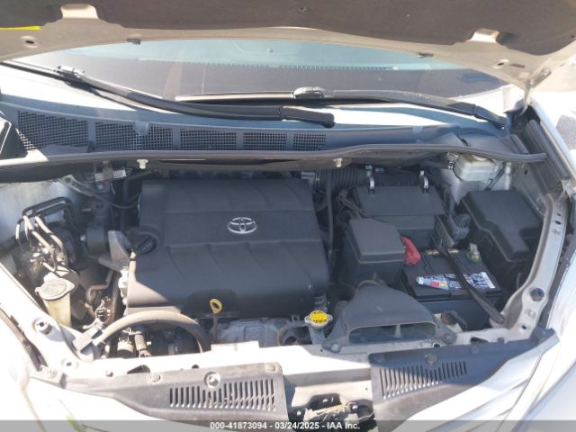 5TDKK3DC9FS533513 Toyota Sienna Le 8 Passenger