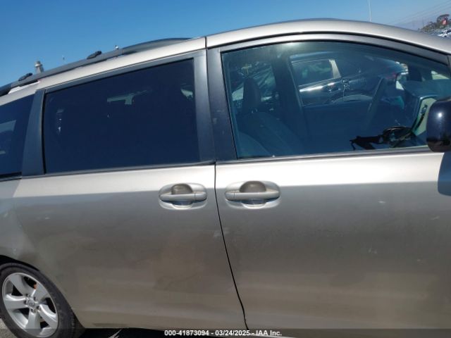 5TDKK3DC9FS533513 Toyota Sienna Le 8 Passenger