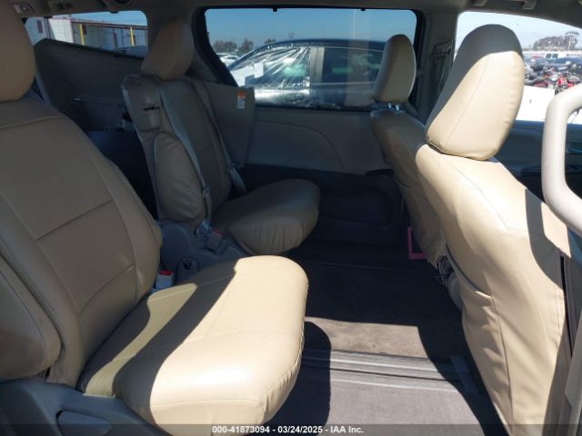 5TDKK3DC9FS533513 Toyota Sienna Le 8 Passenger