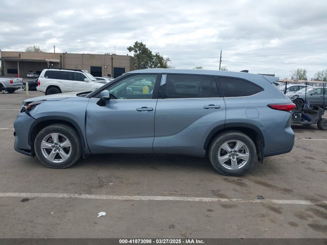 5TDZZRAH3NS118456 Toyota Highlander Le